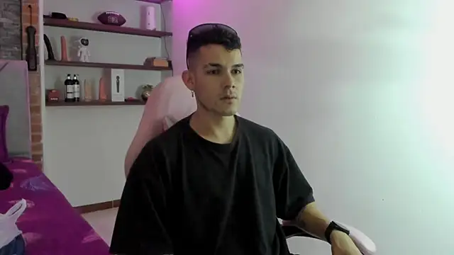 BooyHott  online show from 12.21.25