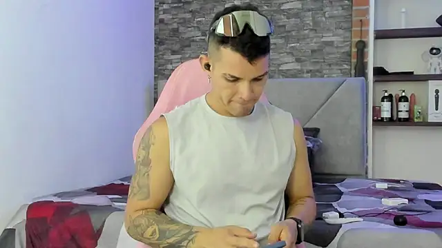 BooyHott  online show from 02.05.26