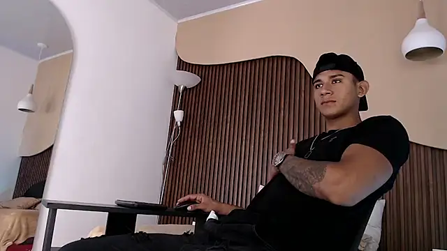 Snapshot of Aiden_steel chatting on 09.24.25 Aiden steel online show from 09.24.25