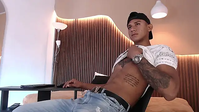 Snapshot of Aiden_steel chatting on 09.27.25 Aiden steel online show from 09.27.25