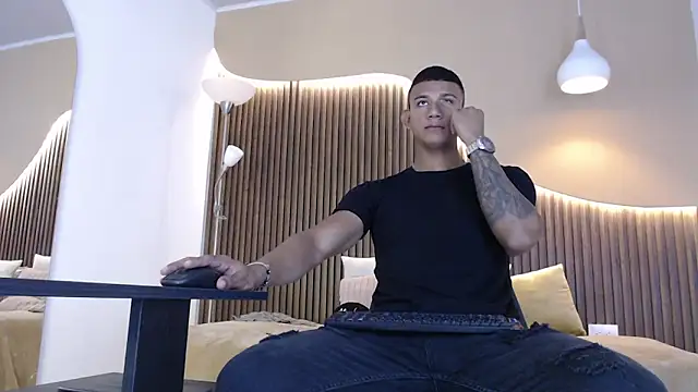 Snapshot of Aiden_steel chatting on 11.04.25 Aiden steel online show from 11.04.25