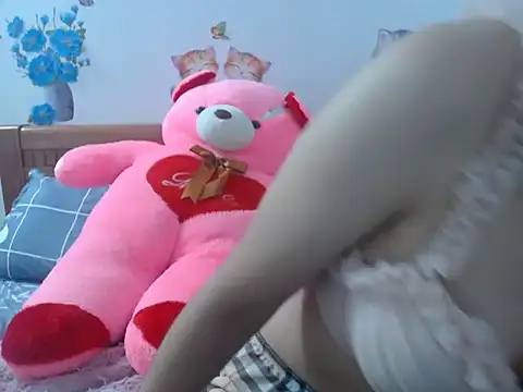 Snapshot of Hannie_26 chatting on 10.24.25 Hannie 26 online show from 10.24.25