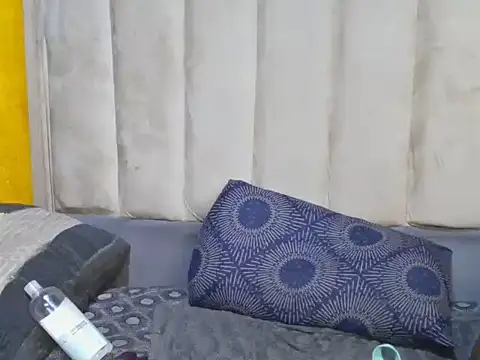 SexyBear012 online show from 10.22.25