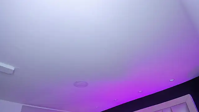 LuisaJonnes  online show from 11.25.25