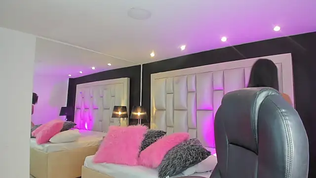 LuisaJonnes  online show from 03.22.26