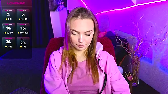 Snapshot of KitsyMoore chatting on 09.22.25 KitsyMoore online show from 09.22.25