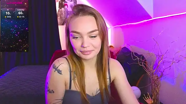 Snapshot of KitsyMoore chatting on 09.23.25 KitsyMoore online show from 09.23.25