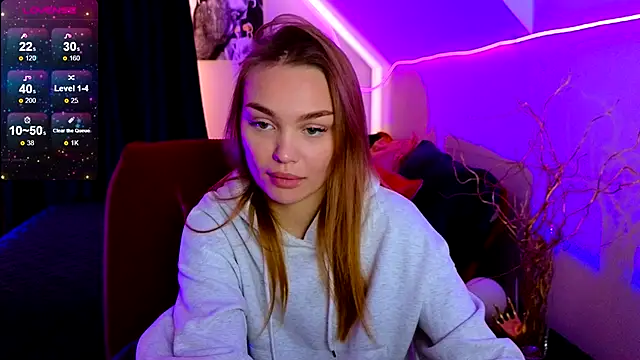 Snapshot of KitsyMoore chatting on 09.26.25 KitsyMoore online show from 09.26.25