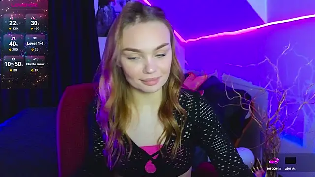 Snapshot of KitsyMoore chatting on 09.29.25 KitsyMoore online show from 09.29.25