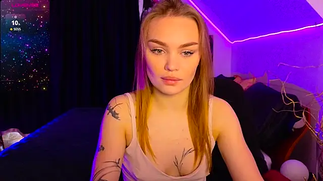 Snapshot of KitsyMoore chatting on 10.01.25 KitsyMoore online show from 10.01.25