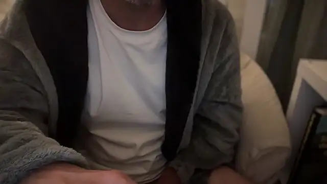 Snapshot of crisso06 chatting on 09.24.25 crisso06 online show from 09.24.25