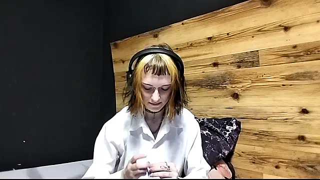 JenaeRadloff online show from 09.26.25