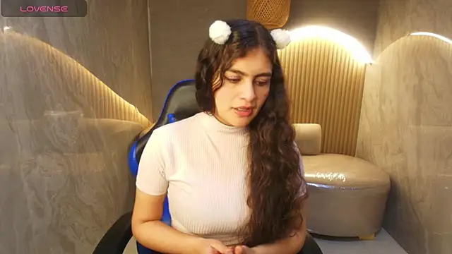 Snapshot of dany_r_ chatting on 10.06.25 dany r online show from 10.06.25