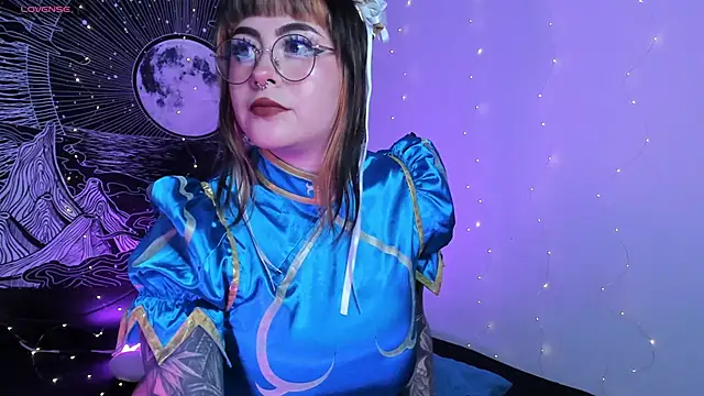 Snapshot of Hallucigenia_ chatting on 10.22.25 Hallucigenia online show from 10.22.25