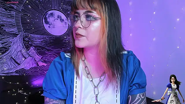 Snapshot of Hallucigenia_ chatting on 10.31.25 Hallucigenia online show from 10.31.25