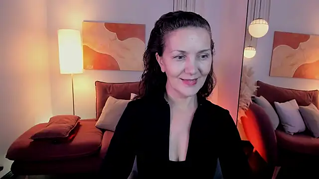Snapshot of Irene_Marlow chatting on 10.18.25 Irene Marlow online show from 10.18.25