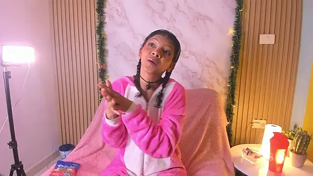 natalia blue online show from 12.22.25