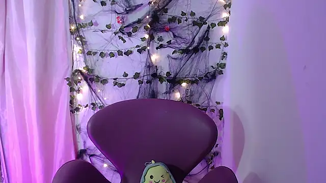 kamillew online show from 10.27.25