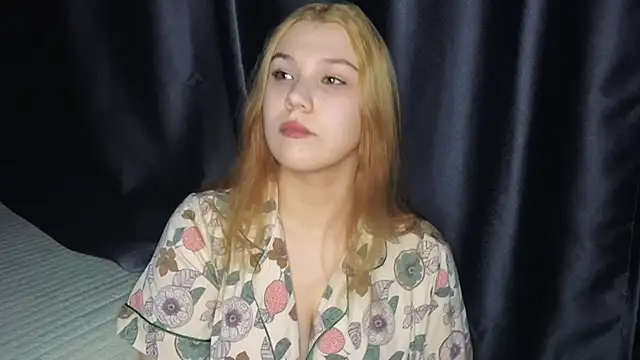 Snapshot of Elvira8cute chatting on 10.30.25 Elvira8cute online show from 10.30.25