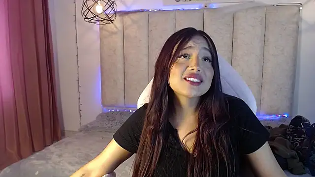 Snapshot of ladymooncs chatting on 06.12.26 ladymooncs online show from 06.12.26