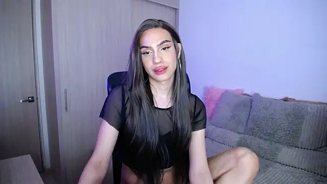 Snapshot of SamaraSilex chatting on 10.03.25 SamaraSilex online show from 10.03.25