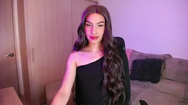 Snapshot of SamaraSilex chatting on 10.22.25 SamaraSilex online show from 10.22.25