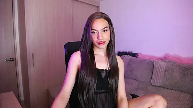 Snapshot of SamaraSilex chatting on 11.04.25 SamaraSilex online show from 11.04.25