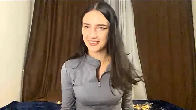 TifanyRawi online show from 10.07.25