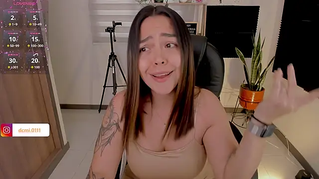 Snapshot of TaniaVelvet chatting on 09.25.25 TaniaVelvet online show from 09.25.25