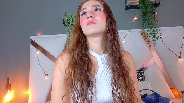 Snapshot of MyApril__ chatting on 11.04.25 MyApril online show from 11.04.25