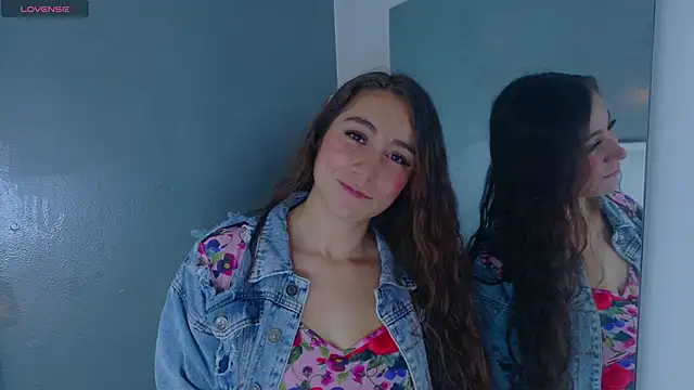 Snapshot of MyApril__ chatting on 11.06.25 MyApril online show from 11.06.25