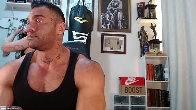 Snapshot of henryhadesflirt chatting on 10.08.25 henryhadesflirt online show from 10.08.25