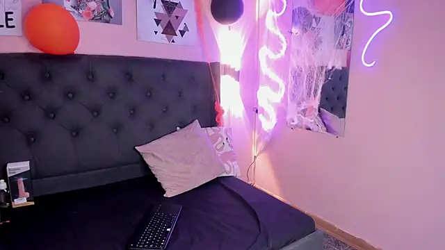 Bluee bombon online show from 10.30.25