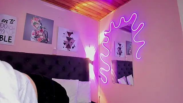 Bluee bombon online show from 11.04.25