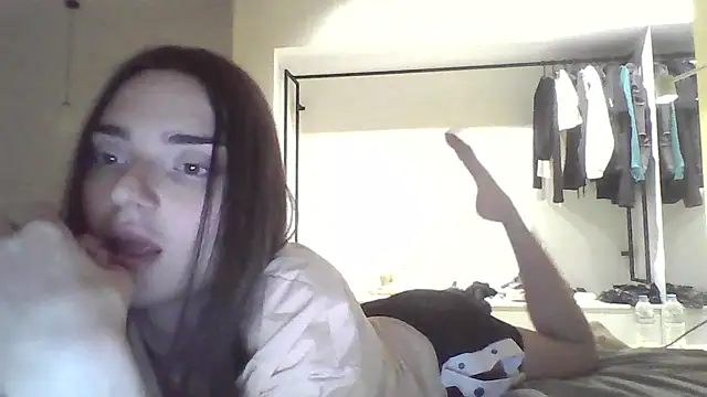 Snapshot of Luna_Samosienko chatting on 09.25.25 Luna Samosienko online show from 09.25.25