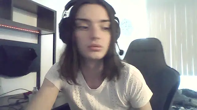 Snapshot of Luna_Samosienko chatting on 10.01.25 Luna Samosienko online show from 10.01.25