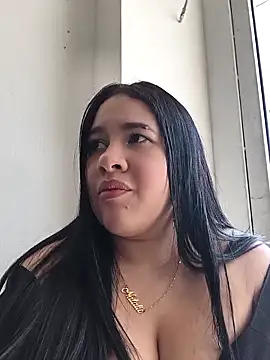 Cloe 27 online show from 10.25.25