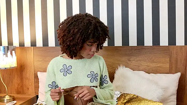 Snapshot of Stellaciel_ chatting on 10.26.25 Stellaciel online show from 10.26.25