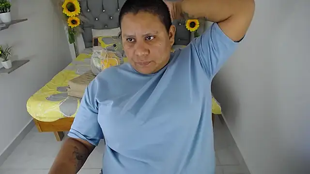 hotlesby valery online show from 11.28.25