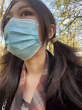 Snapshot of fioralba chatting on 11.05.25 fioralba online show from 11.05.25