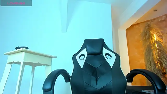 Snapshot of ZOE_ROSE4 chatting on 09.27.25 ZOE ROSE4 online show from 09.27.25