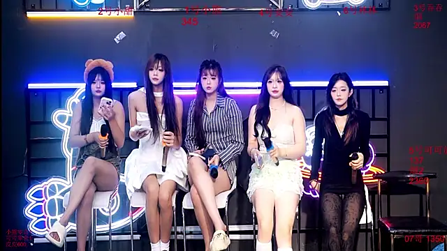 Snapshot of Shinygirls_777 chatting on 09.24.25 Shinygirls 777 online show from 09.24.25