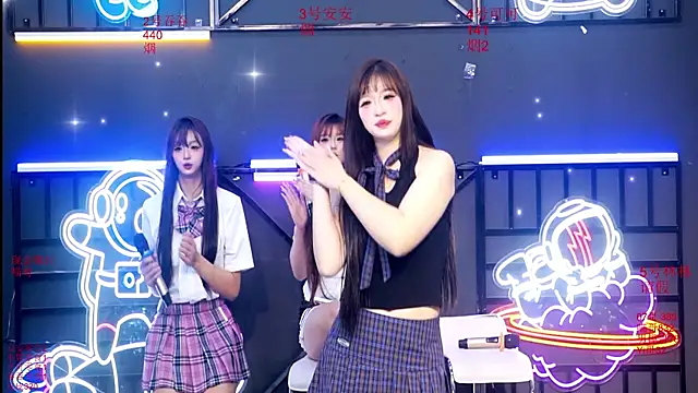 Snapshot of Shinygirls_777 chatting on 09.28.25 Shinygirls 777 online show from 09.28.25