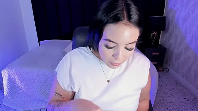 Snapshot of camiladuke7 chatting on 10.08.25 camiladuke7 online show from 10.08.25