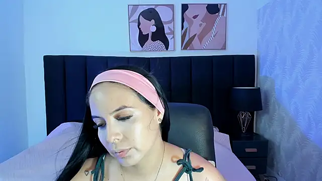 Snapshot of camiladuke7 chatting on 10.14.25 camiladuke7 online show from 10.14.25