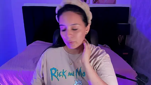 Snapshot of camiladuke7 chatting on 10.22.25 camiladuke7 online show from 10.22.25