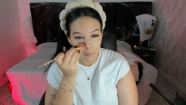 Snapshot of camiladuke7 chatting on 10.29.25 camiladuke7 online show from 10.29.25