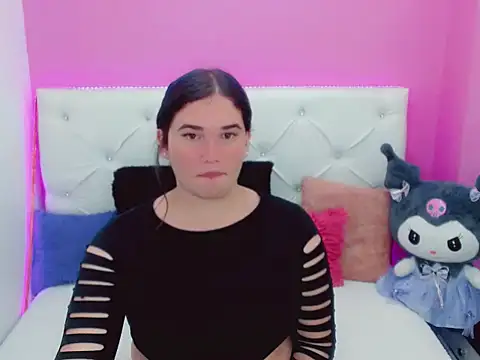 Snapshot of x_daniiela_x chatting on 11.04.25 x daniiela x online show from 11.04.25