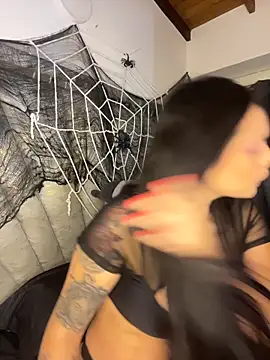 liahouses online show from 10.27.25