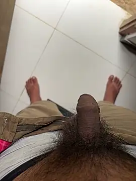 Snapshot of Gihan_sil1088 chatting on 10.21.25 Gihan sil1088 online show from 10.21.25